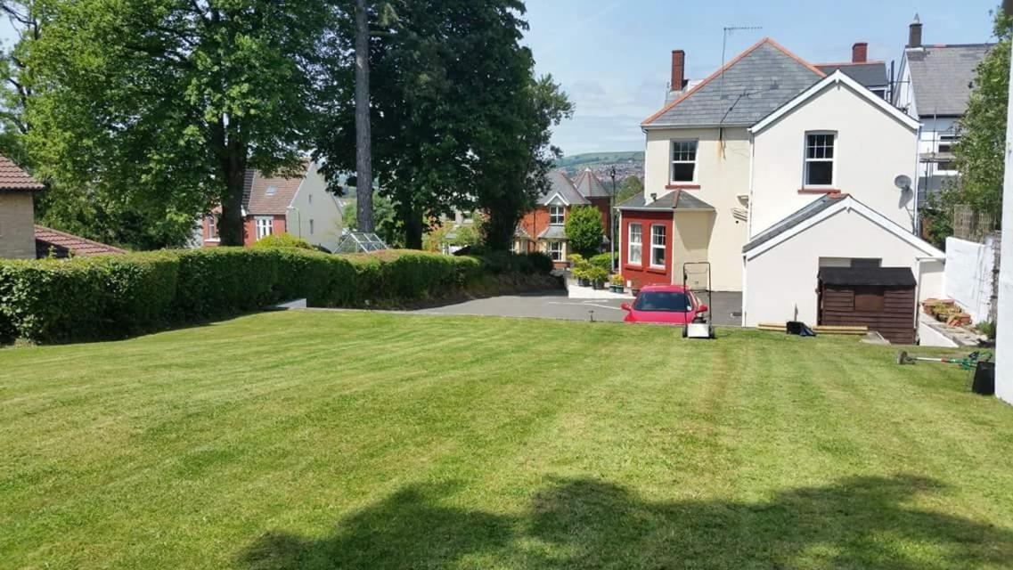 Ty Castell Guest House Caerphilly Exterior foto